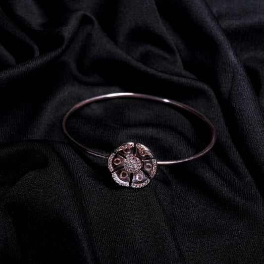 SILVER DESIGNER ROUND FLOWER CUFF BRACELET